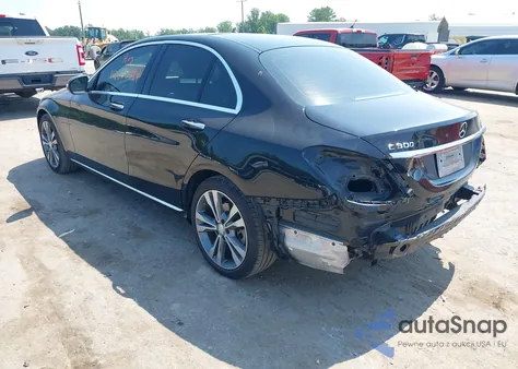 2015 Mercedes-Benz C 300 4Matic/Luxury 4Matic/Sport 4Matic из США, поврежденный, VIN 55SWF4KB7FU007406